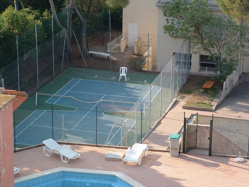Village Vacances Le Lion De Mer Saint-Raphaël Eksteriør billede